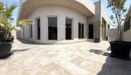 Villa Floor